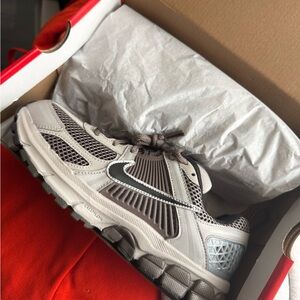 Nike Vomero 5
